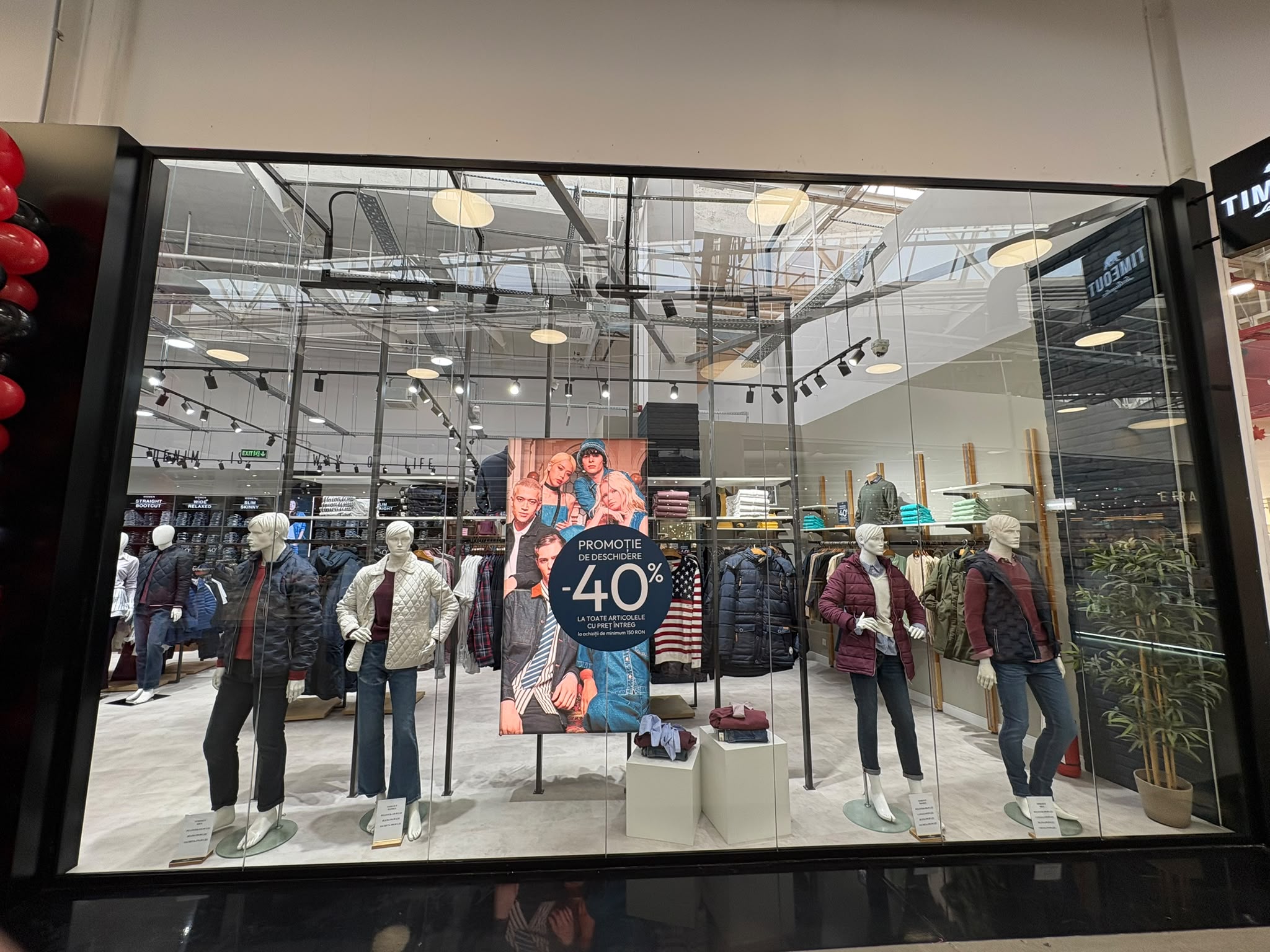 REOPENING Lee Cooper + Timeout 8