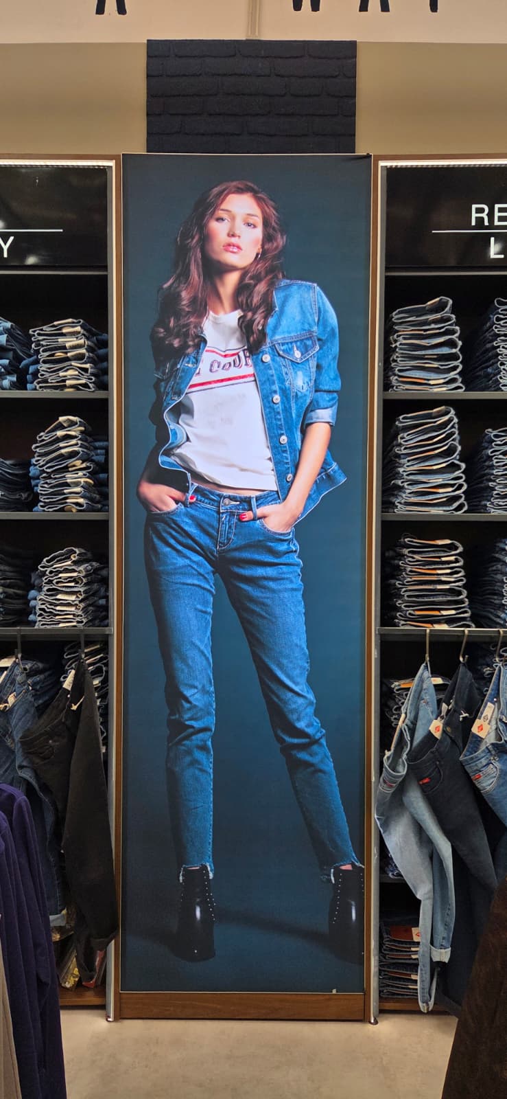 REOPENING Lee Cooper + Timeout 6